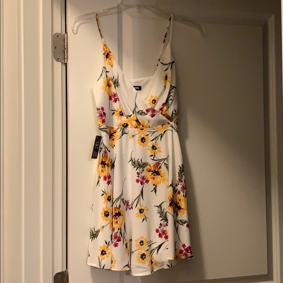 Express Dresses & Skirts - White Flower Floral skater dress XXS Petite new